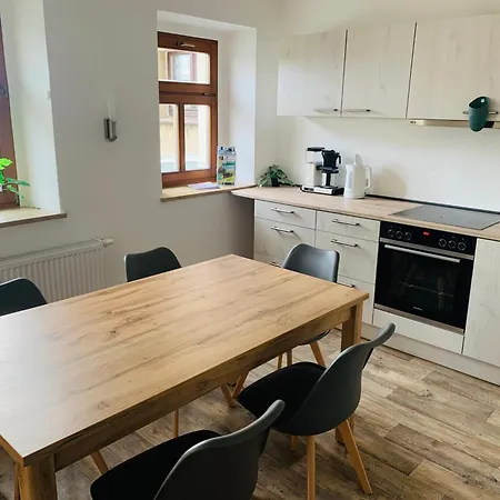 Am Schloss Wolkenstein, 86m2, 3br, Babybett, Office Appartement